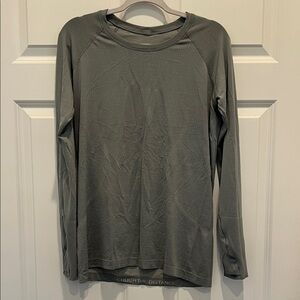 Lululemon Gray Swiftly Long Sleeve Athletic Shirt 12